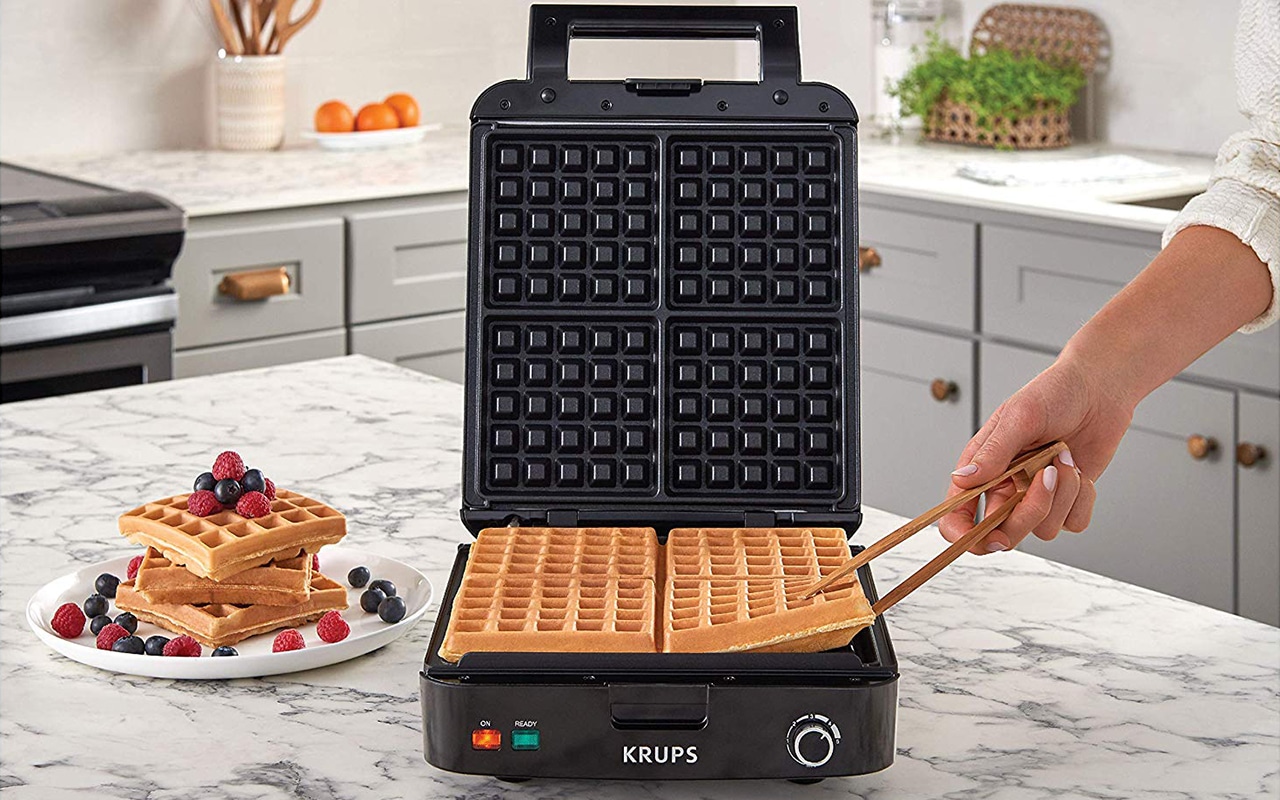 Top 10 Best Waffle Makers in 2021 Reviews Buyer’s Guide